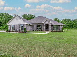 1075 Pebble Cv N, Byhalia, MS 38611