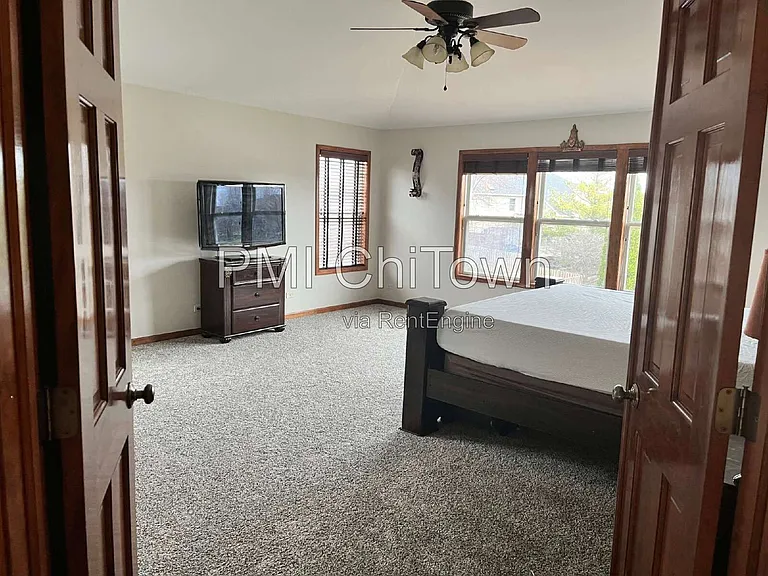 2050 Rockland Dr — Photo 8