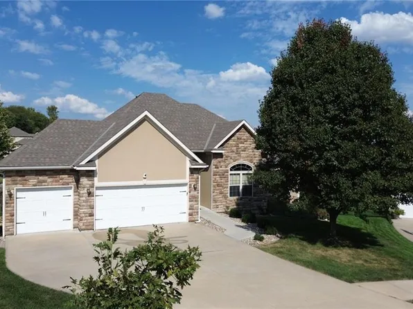 3804 Kingston Ct, Saint Joseph, MO 64506