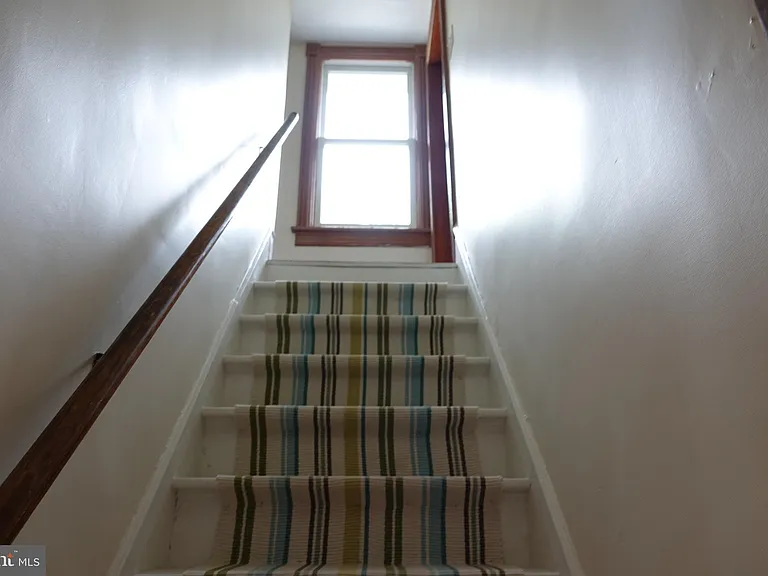 36 Hart Ave — Photo 50