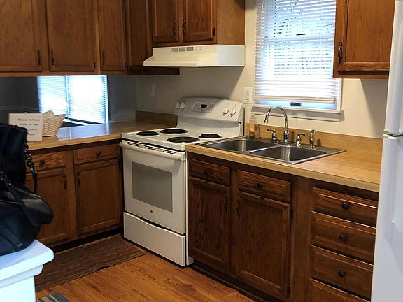 5th image of 6909 Pine Hill Ct