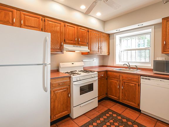 2nd floor -- Kitchen