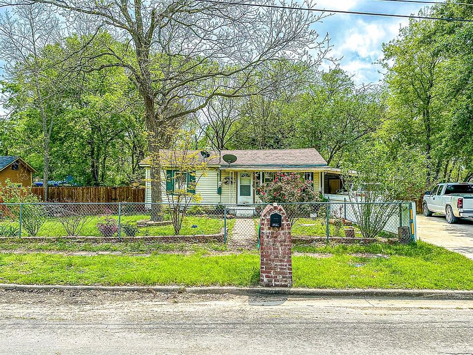 1st image of 109 W College Ave