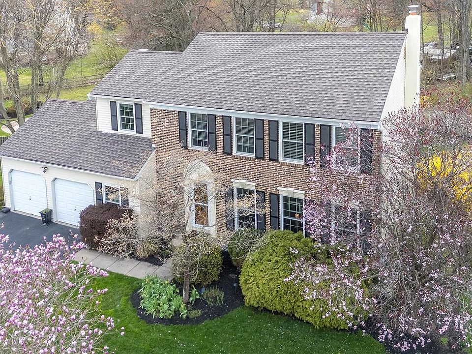 1st image of 109 Pioneer Dr