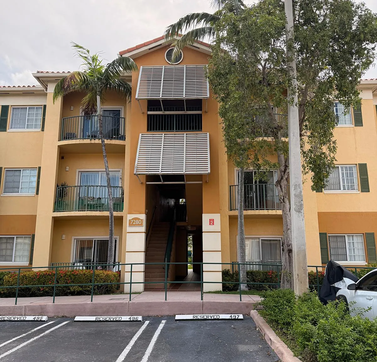 2 bed, 870 sqft, $2,300 — Photo 3