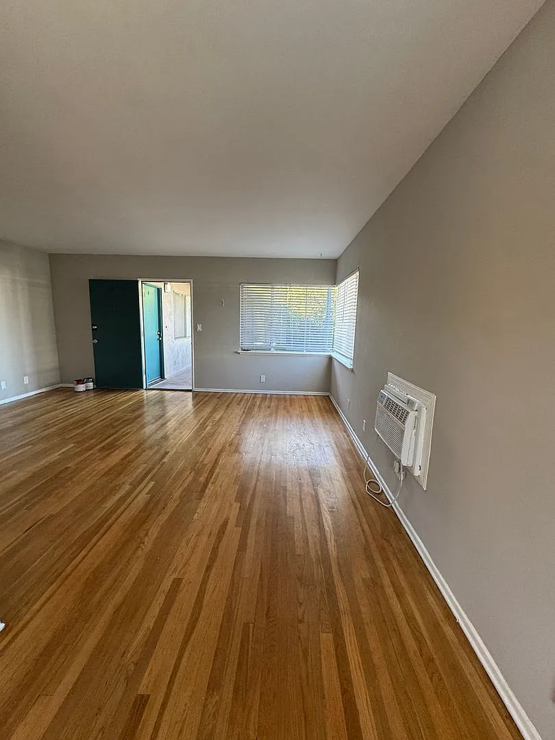 2 bed, 1.0 bath, $2,495 — Photo 4
