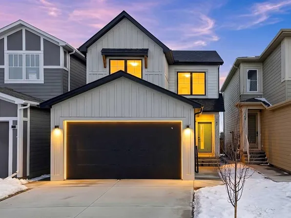147 W Belvedere Cres SE, Calgary, AB T2A 7Y5