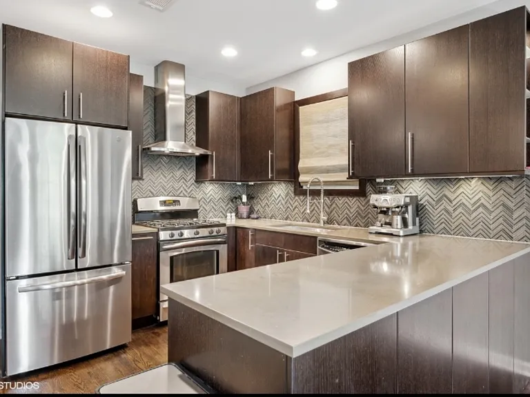 1103 N Paulina St #3 — Photo 2