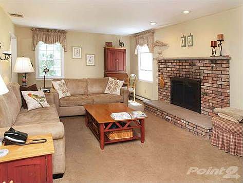 -Family Room-