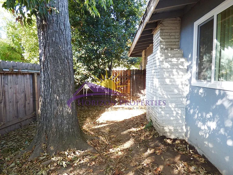1430-1432 Topaz Way — Photo 22