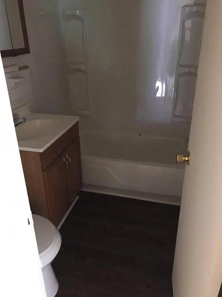 2 bed, 1.5 bath, $800 — Photo 3