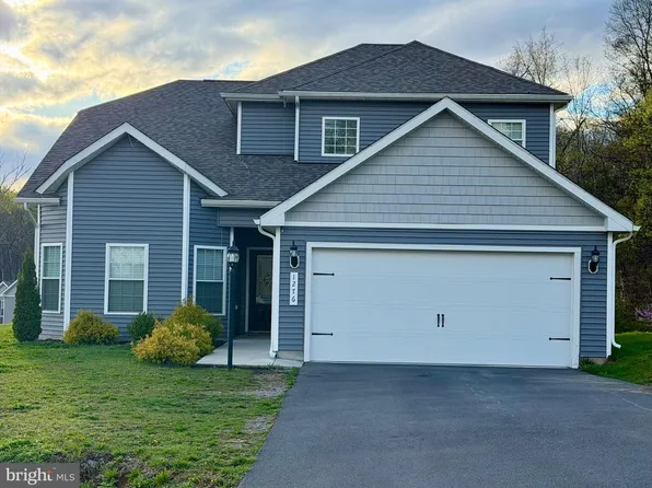 1276 Riparian Dr, Falling Waters, WV 25419