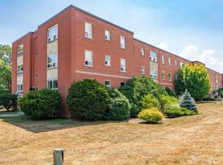 110 S Forster Park Dr #109, Oakville, ON L6K1Z1