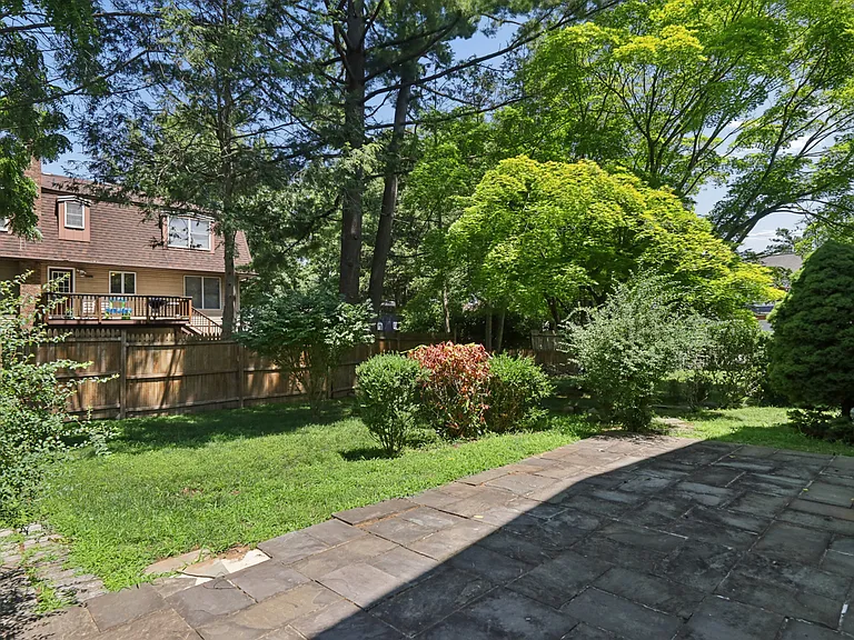 81 Cortlandt Pl — Photo 25