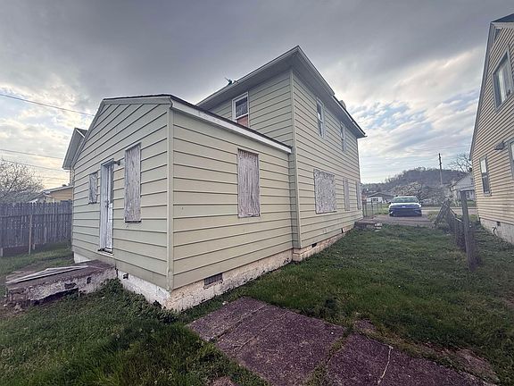 2nd image of 3302 Waverly Rd