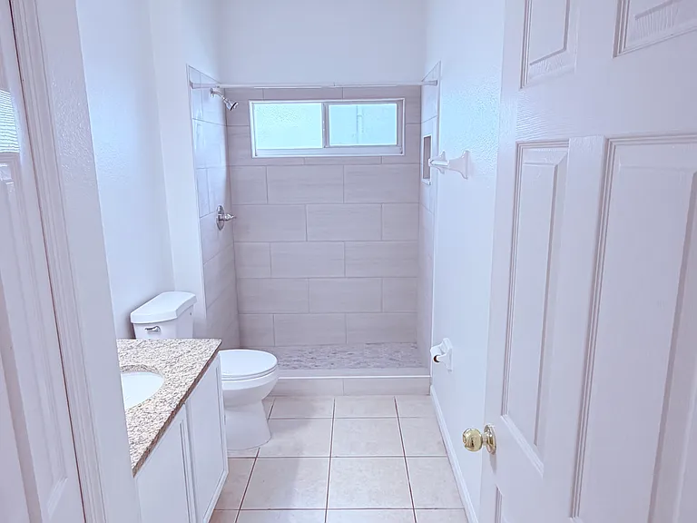 1532 Derby Glen Dr — Photo 5