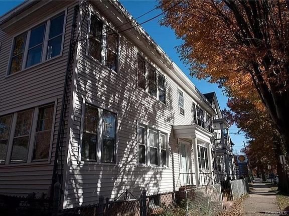 2nd fl corner unit, bright and sunny