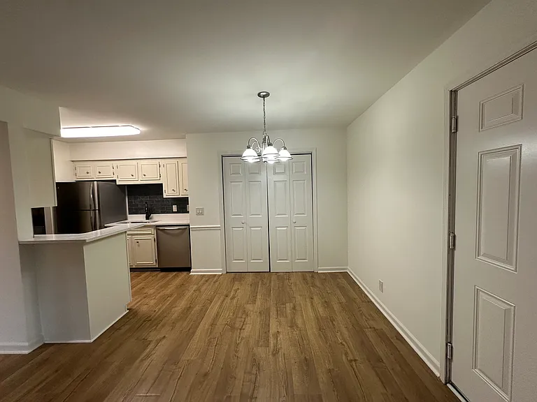 2905 Burch Ave #8 — Photo 26