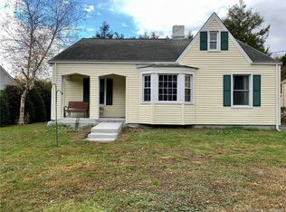 325 Racebrook Rd, Orange, CT 06477