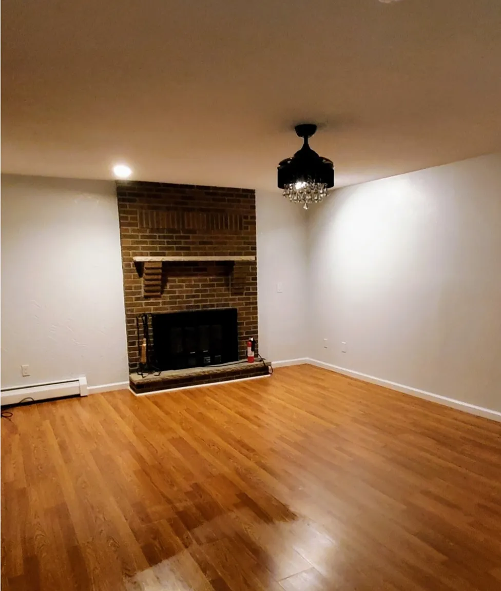 717 Squires Ave — Photo 2