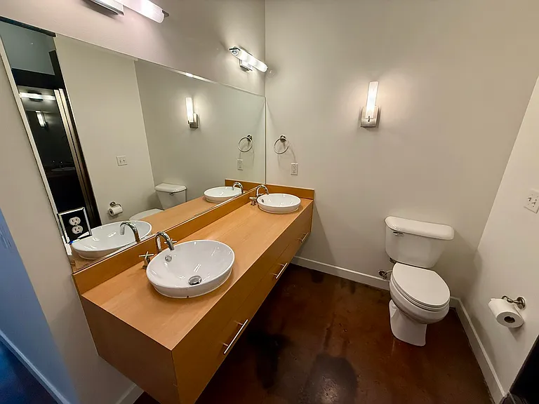 Central Park Lofts — Photo 28