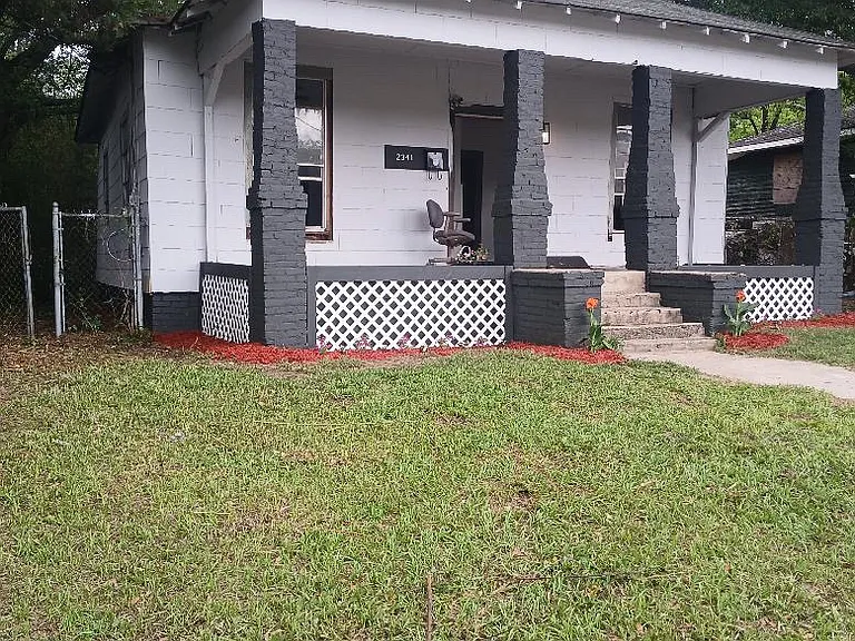 2341 Parker Ave — Photo 3
