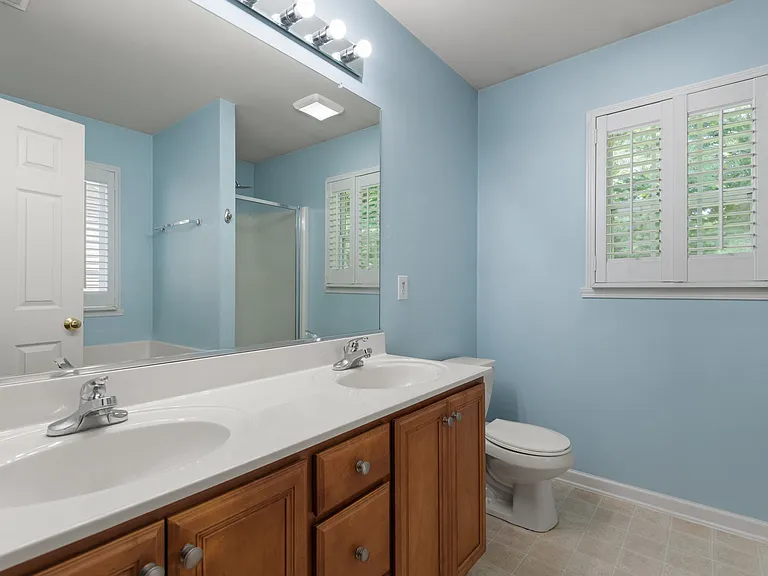 1908 Longburn Dr — Photo 27