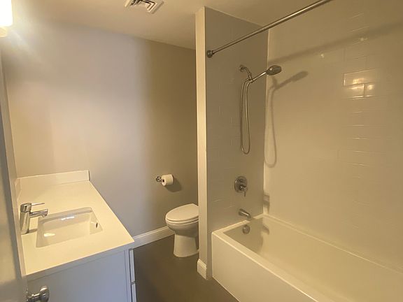 4th image of 35 Merrymount Rd Unit 1