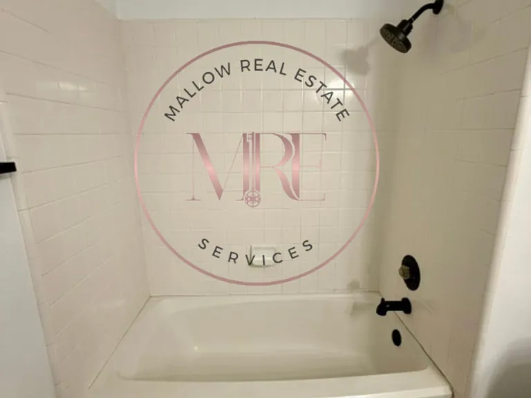 1170 Yolanda Dr — Photo 2