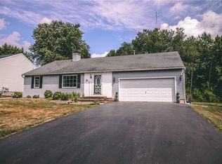 37 Athena Dr, Baldwinsville, NY 13027
