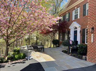 9512 Ferry Hall Ct, Alexandria, VA 22309