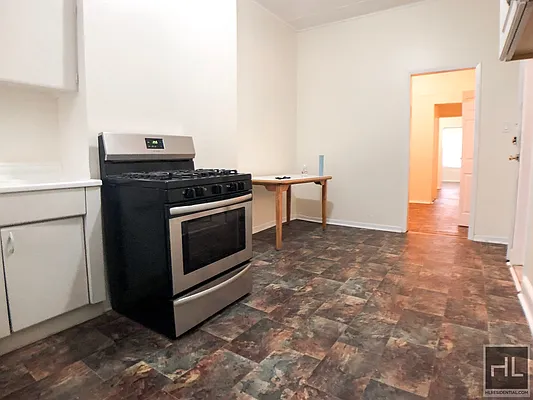 Rented by Highline Residential | media 29