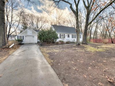 125 New Rd E, Rumford, RI, 02916