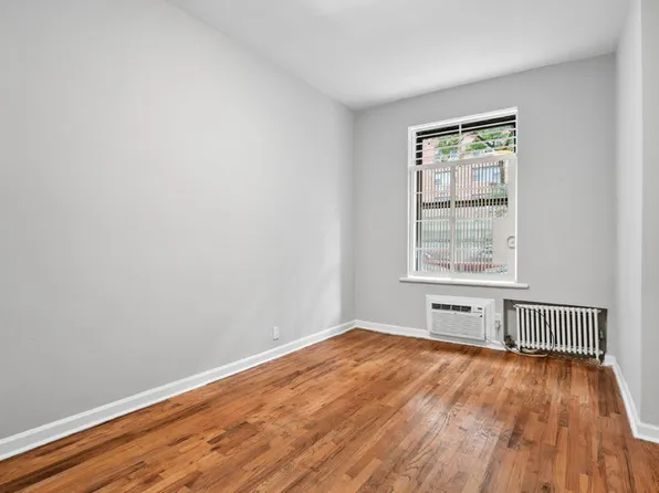311 East 73rd Street image 1 of 7