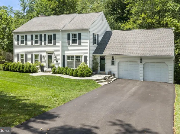 683 Hollow Rd, Wayne, PA 19087