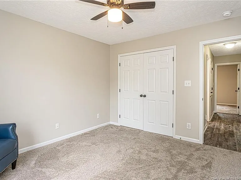 402 Roundtree Dr — Photo 36