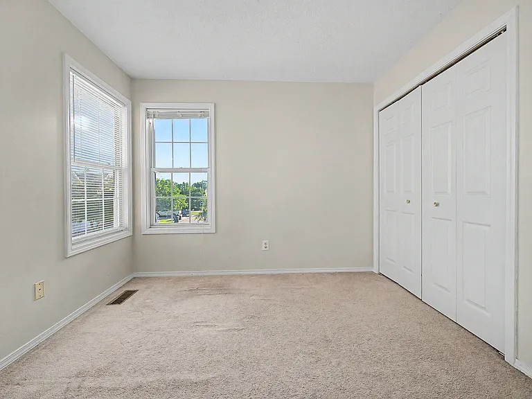 1004 Doral Dr — Photo 10