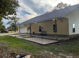 10780 Fishback Rd, Gravette, AR 72736