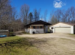 1809 Pifer Rd, Delton, MI 49046