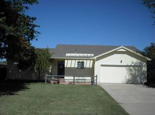 4 Deveron Rd, Winfield, KS 67156