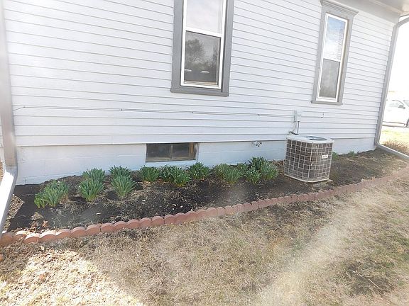 5th image of 221 South St