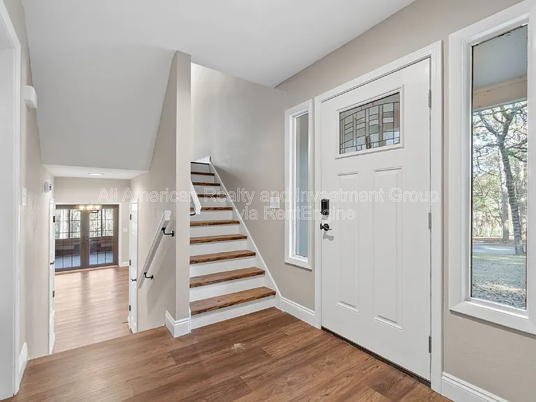 1315 Grandview Dr — Photo 3