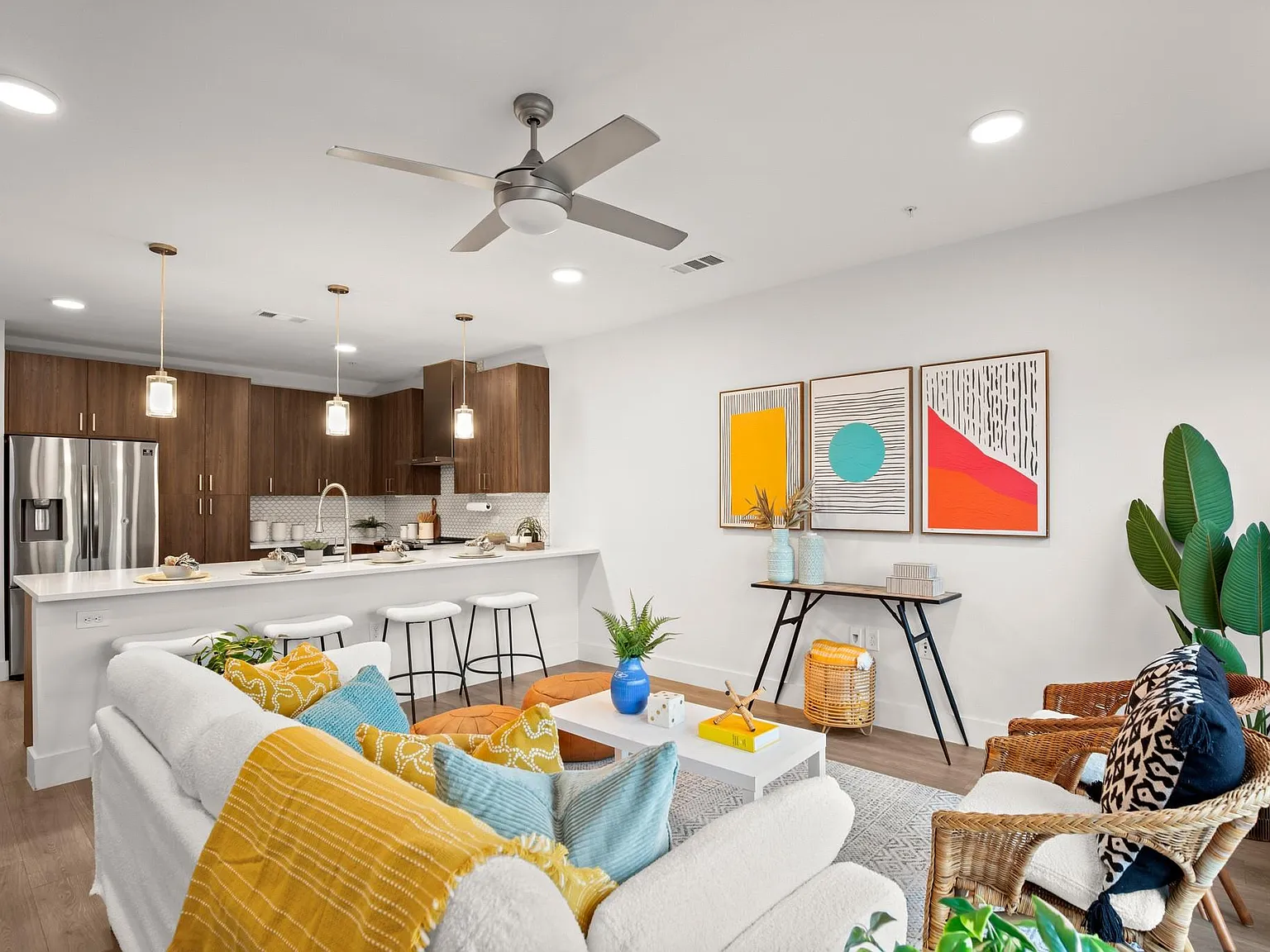 1 bed, 1.5 bath, 1273 sqft, $2,500 — Photo 2