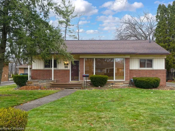 31384 E Rutland St, Beverly Hills, MI 48025