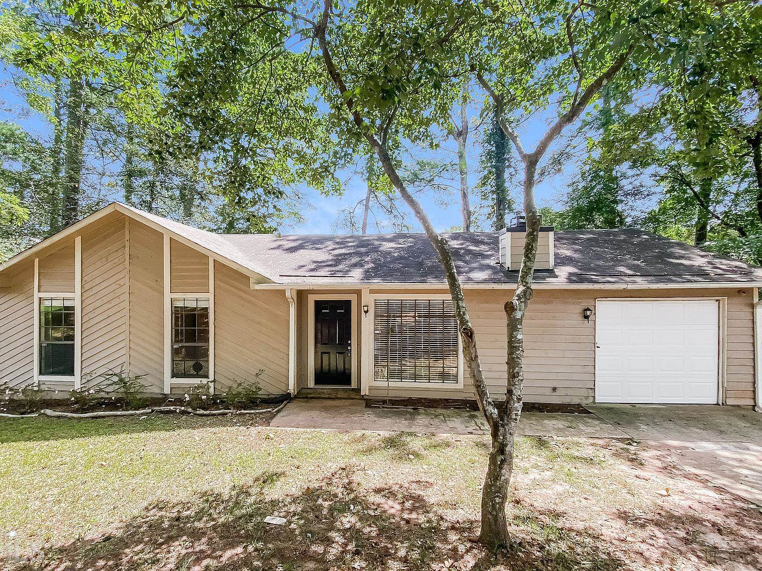 8202 Winewood Ct, Riverdale, GA 30274 | Zillow