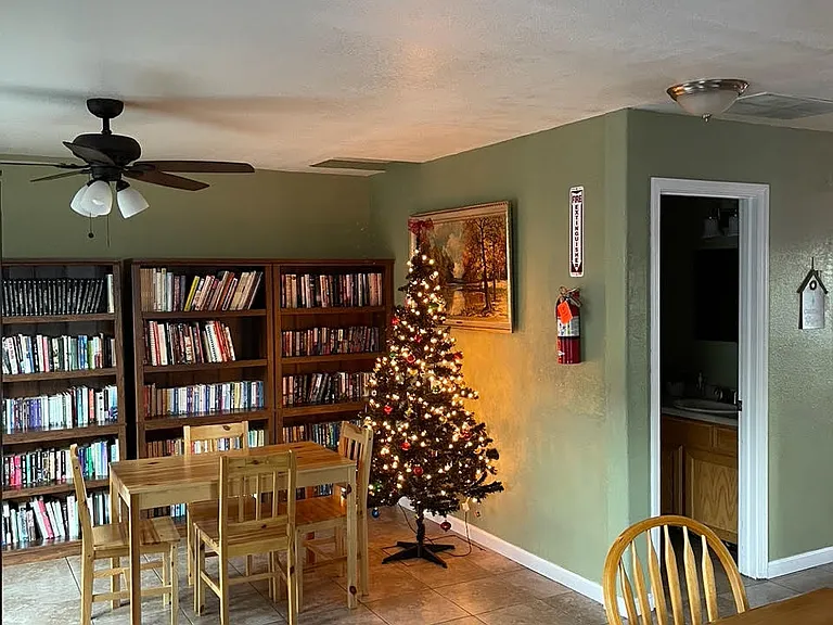 University Heights Apartments — Photo 7