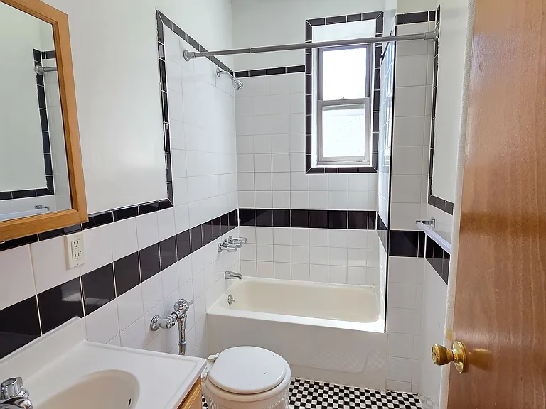 1012 Ocean Ave #4W — Photo 6