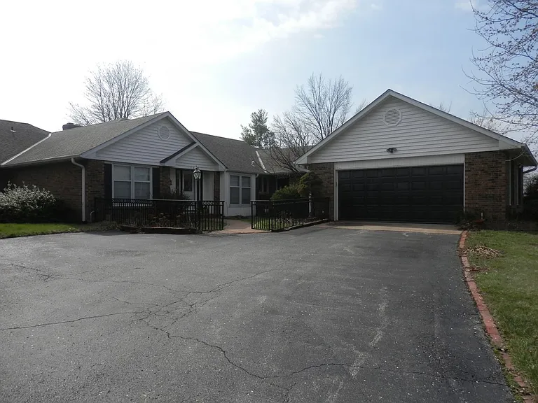 1510 Woodrail Ave — Photo 1