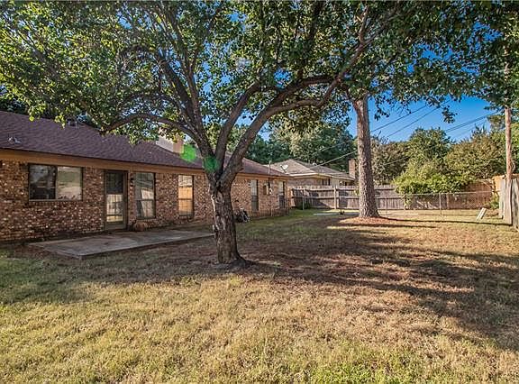 4th image of 3831 Helmsford Dr