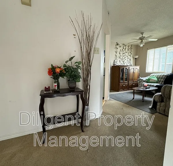 1241 Huntington Cir #PROPERTY — Photo 2
